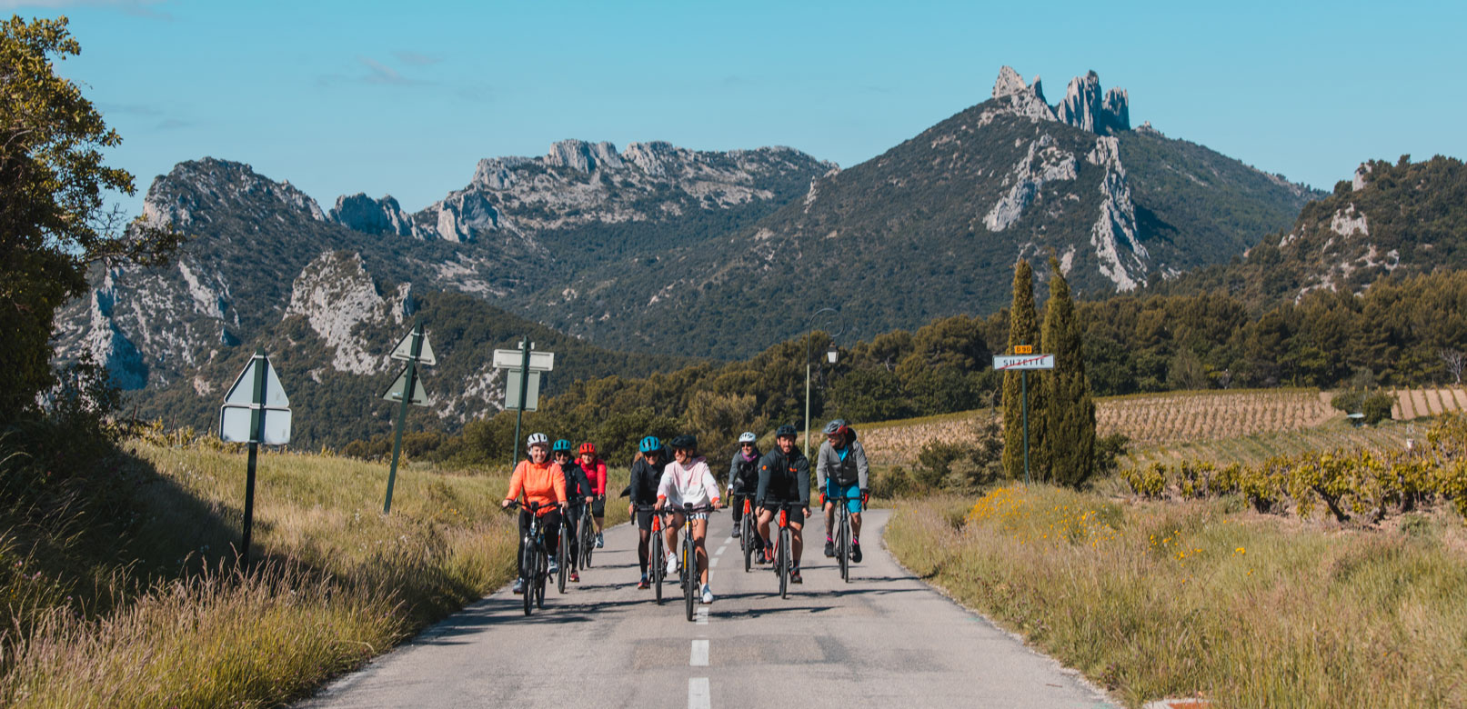 Vélo électrique dans les Dentelles de Montmirail @Morera