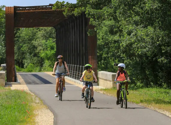 Fiets met het hele gezin op Via Venaissia